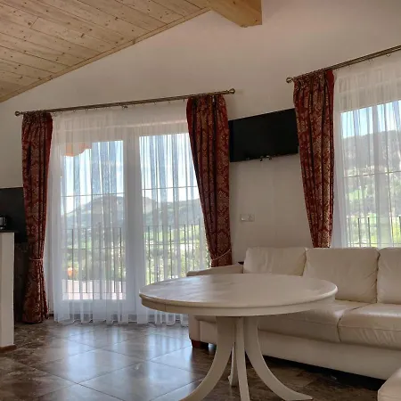 Hanni Deisenberger *