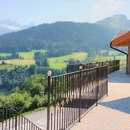 Hanni Deisenberger דירה *