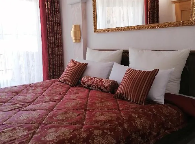 Hanni Deisenberger דירה *